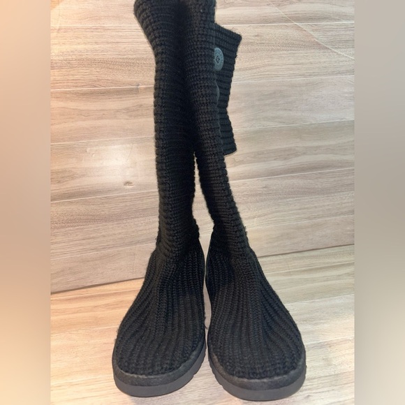 UGG black cable knit boots, button detail. Classic Cardy Boot - Picture 2 of 7